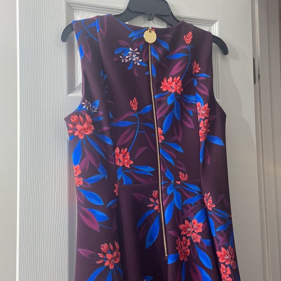 wine colored floral dress by Calvin Klein - Picture 3 of 3